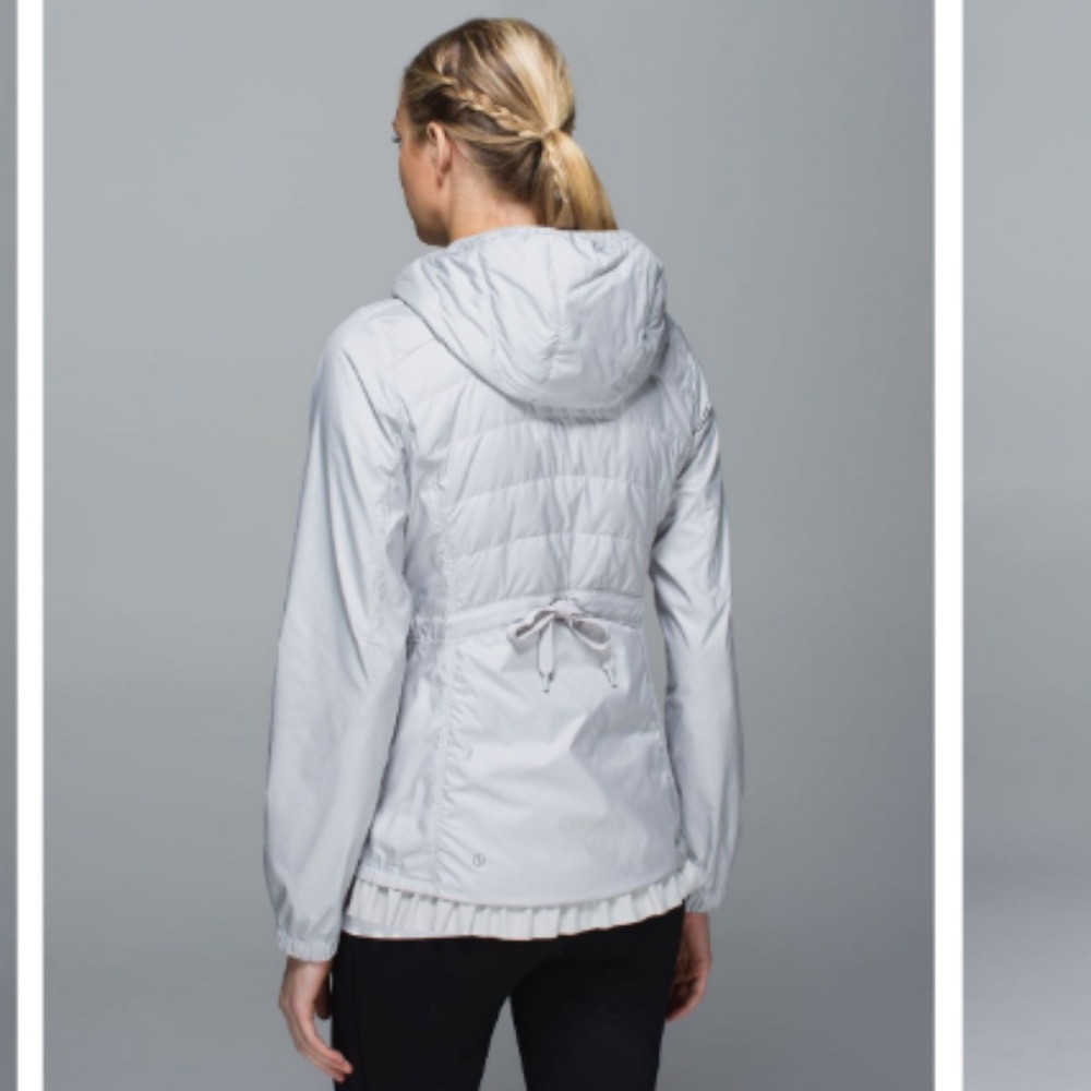 Lululemon Spring Fling Puffy Windbreaker Silver - Picture 3 of 7